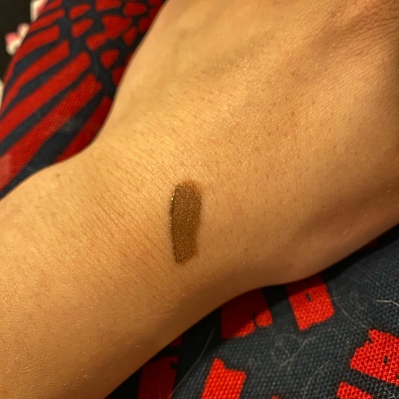 Kylie Cosmetics Velvet Lipstick - “Basic” - Picture 3 of 3